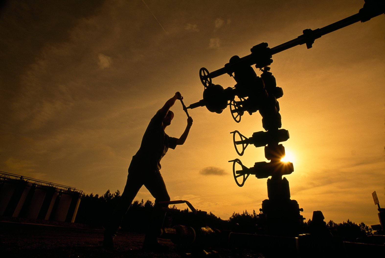 As oil and gas workers retire, the industry is trying to attract high school students to the profession. Photo credit: Jake Wyman/Getty Images