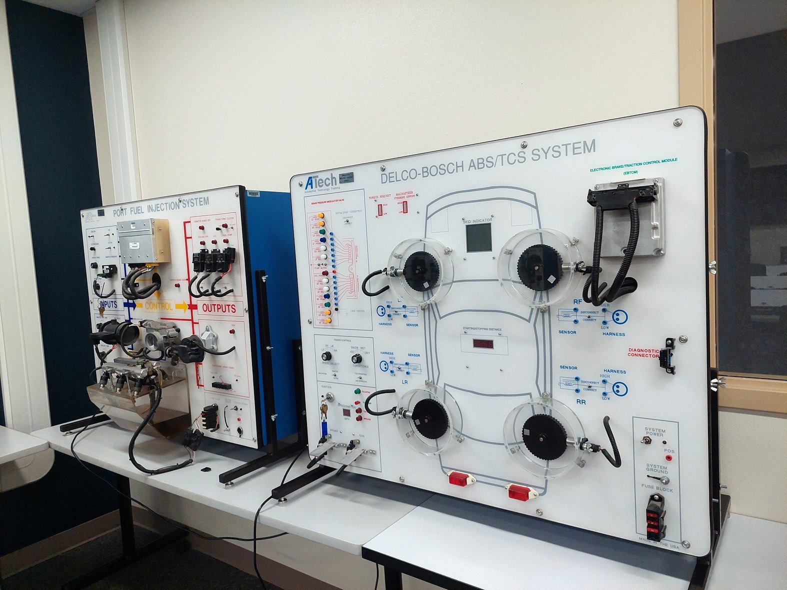 Students enrolled in Midland College’s Petroleum Energy Program use these simulators to learn how to diagnose engine problems. Photo credit: Jordan Gass-Pooré for The Hechinger Report