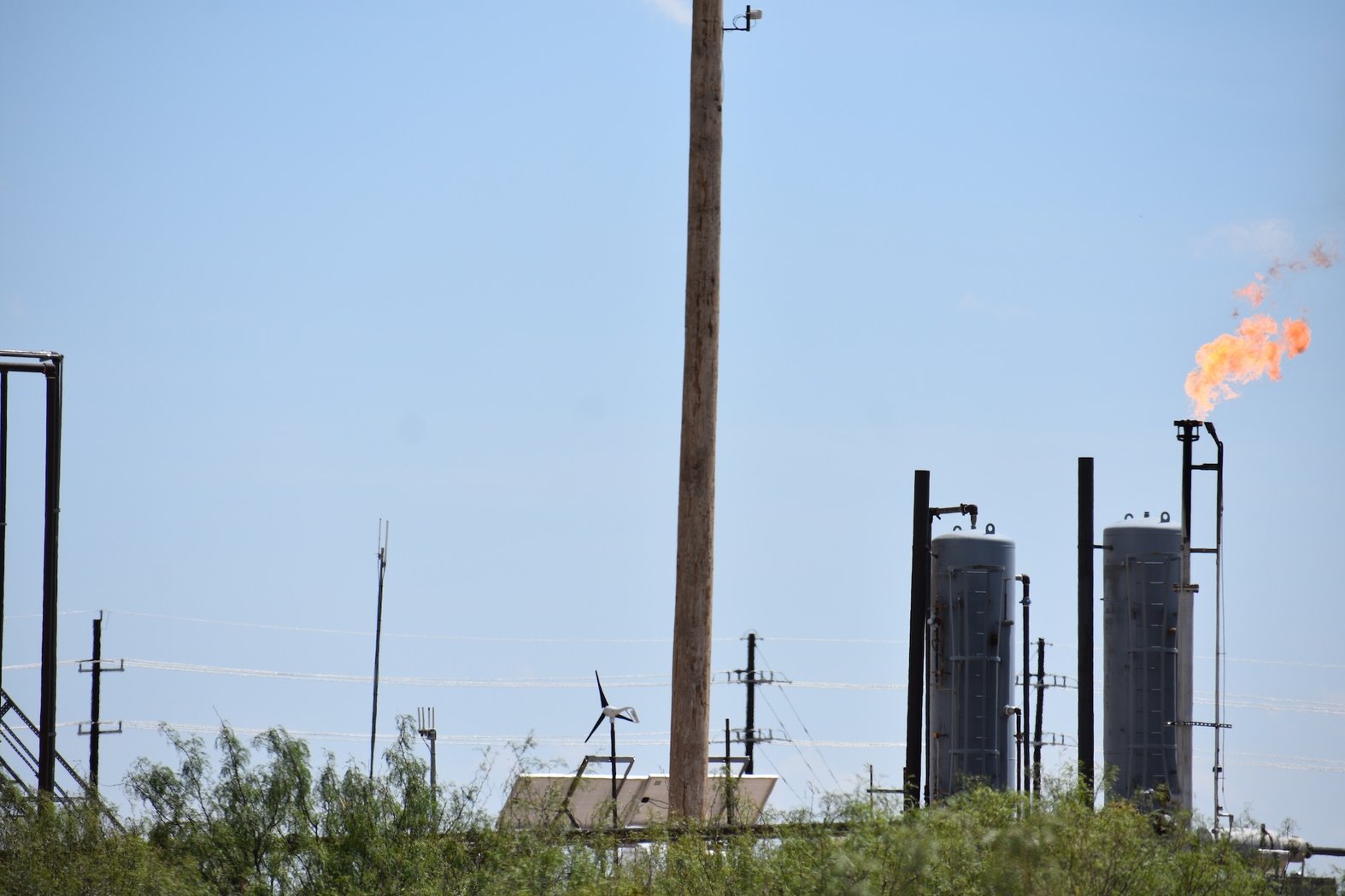 Flaring at an MIQ-certified BP site in the Permian Basin. Photo by Nicholas Cunningham.