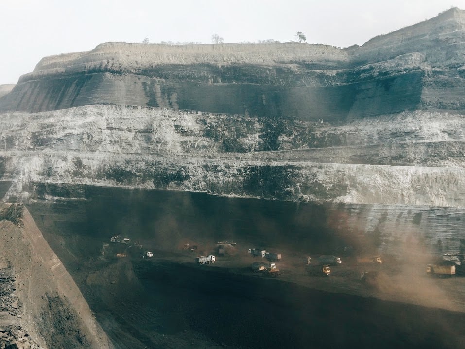 Coal dust in Kusmunda coal mine operated by SECL. Photo credit: Rishika Pardikar.