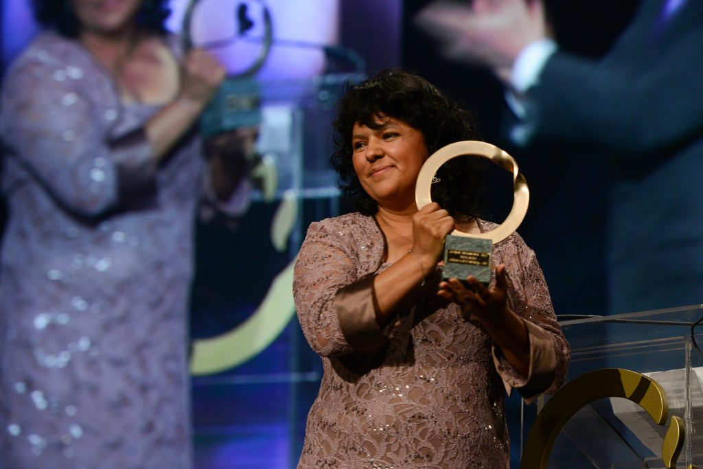 Berta Cáceres, 2015 Goldman Environmental Prize winner for South & Central America receiving her award. (Photo: Goldman Environmental Prize)
